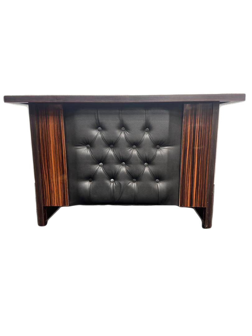 میز مدیریت کلاسیک