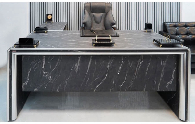 میز کارمندی ورسای